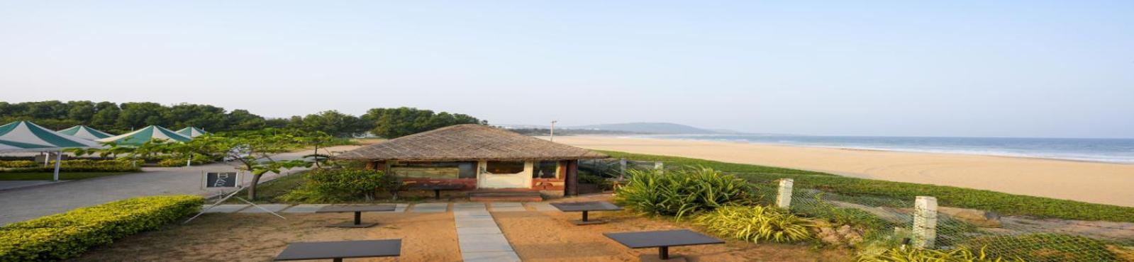 Shore Front Resort 비사카파트남 외부 사진